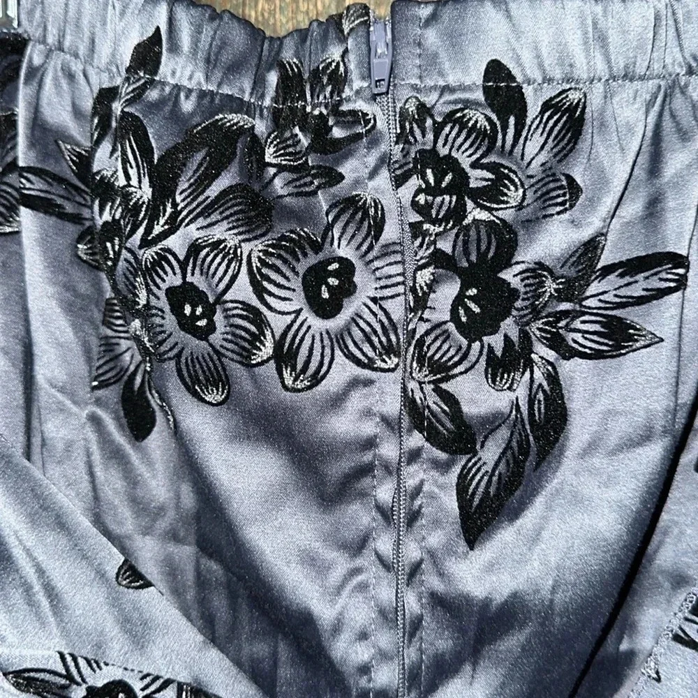 Snap Gray w/ black velvety & silver sparkle Strapless dress 22W EUC w/
Pockets! - Picture 5 of 5